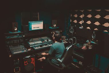how to set up affordable home studio