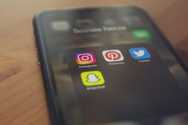 how to add music to snapchats