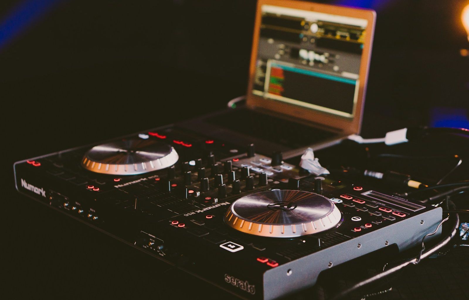 How to create a professional dj press kit