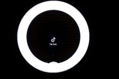 how to mute tiktok when opening