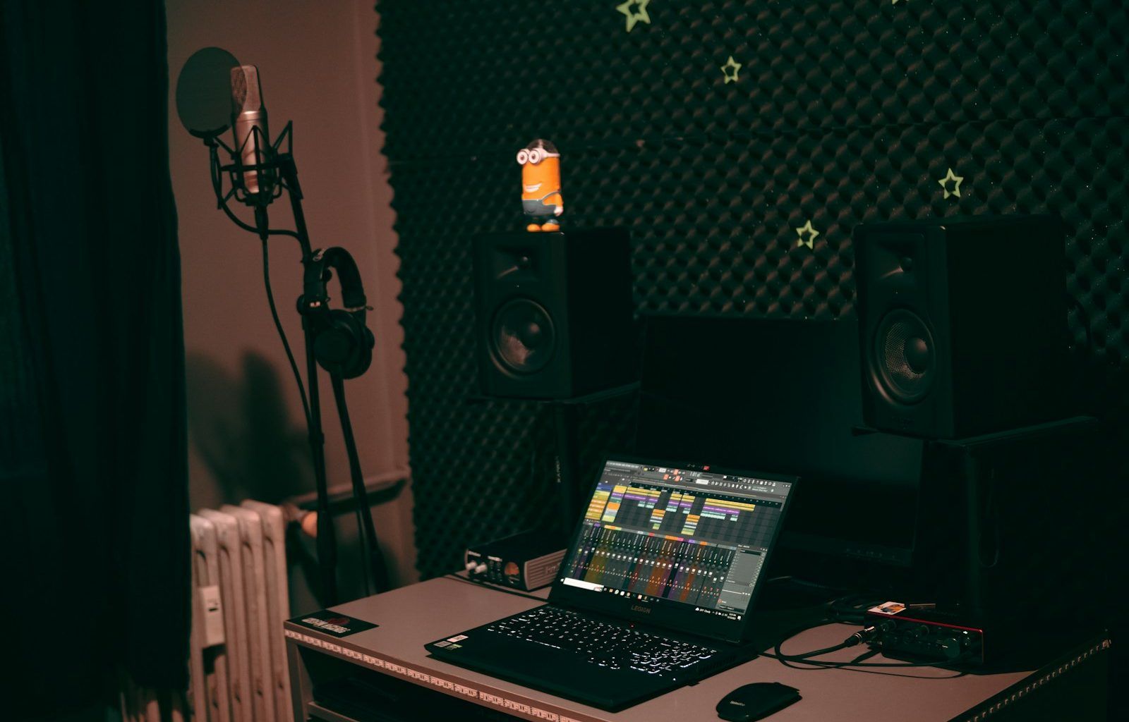 how to create the perfect home studio