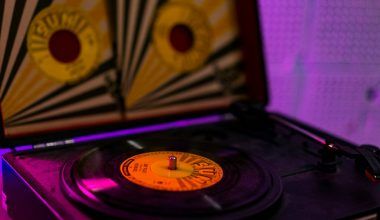 a record player sitting on top of a table