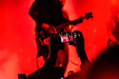 Monetize your song on iTunes on multiple platforms