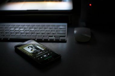 Upload your video on Spotify as an independent artist